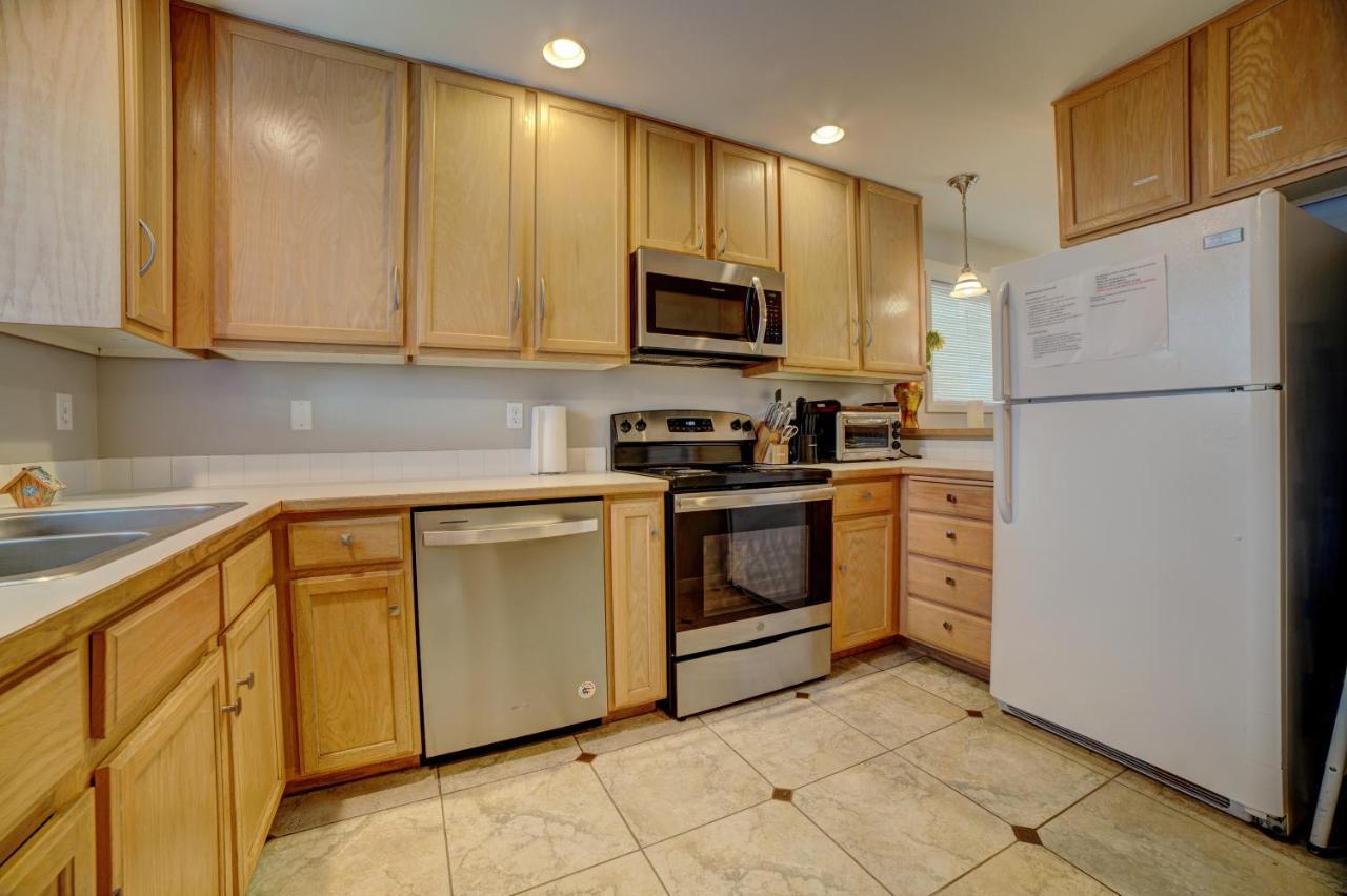 Cozy 2 Bedroom Townhouse In Northgate Seattle Extérieur photo